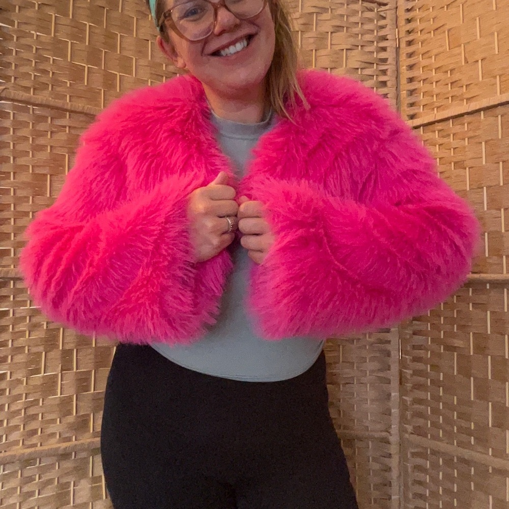 SO Pink Faux Fur Bolero Jacket - Picture 4 of 9